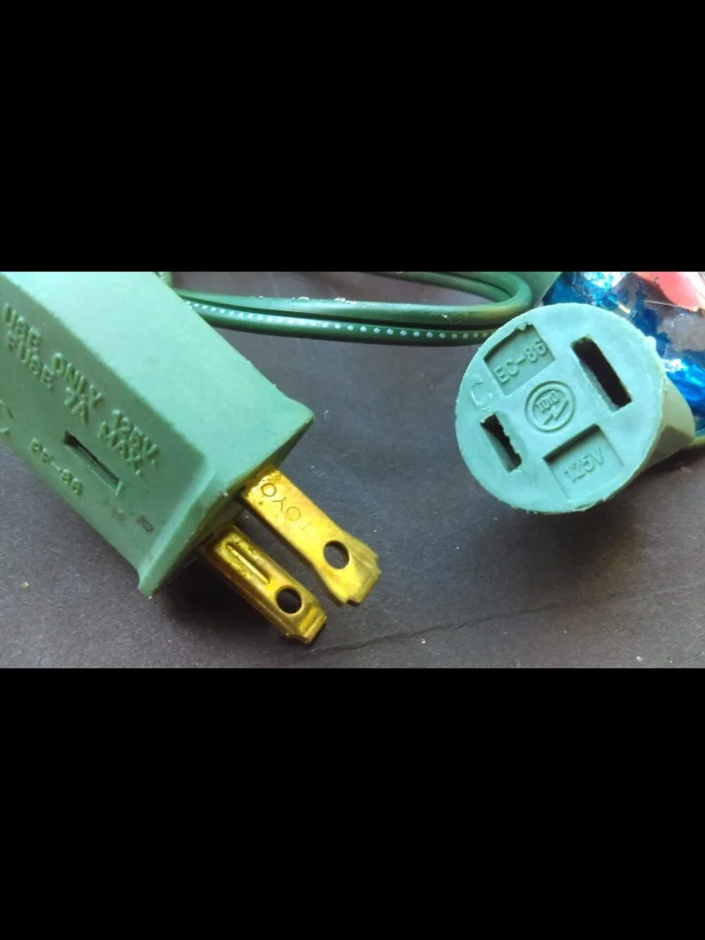 2 Vintage Strings of Indoor/Outdoor C7 Toyo Christmas Light Set 30 Ft Green Clip